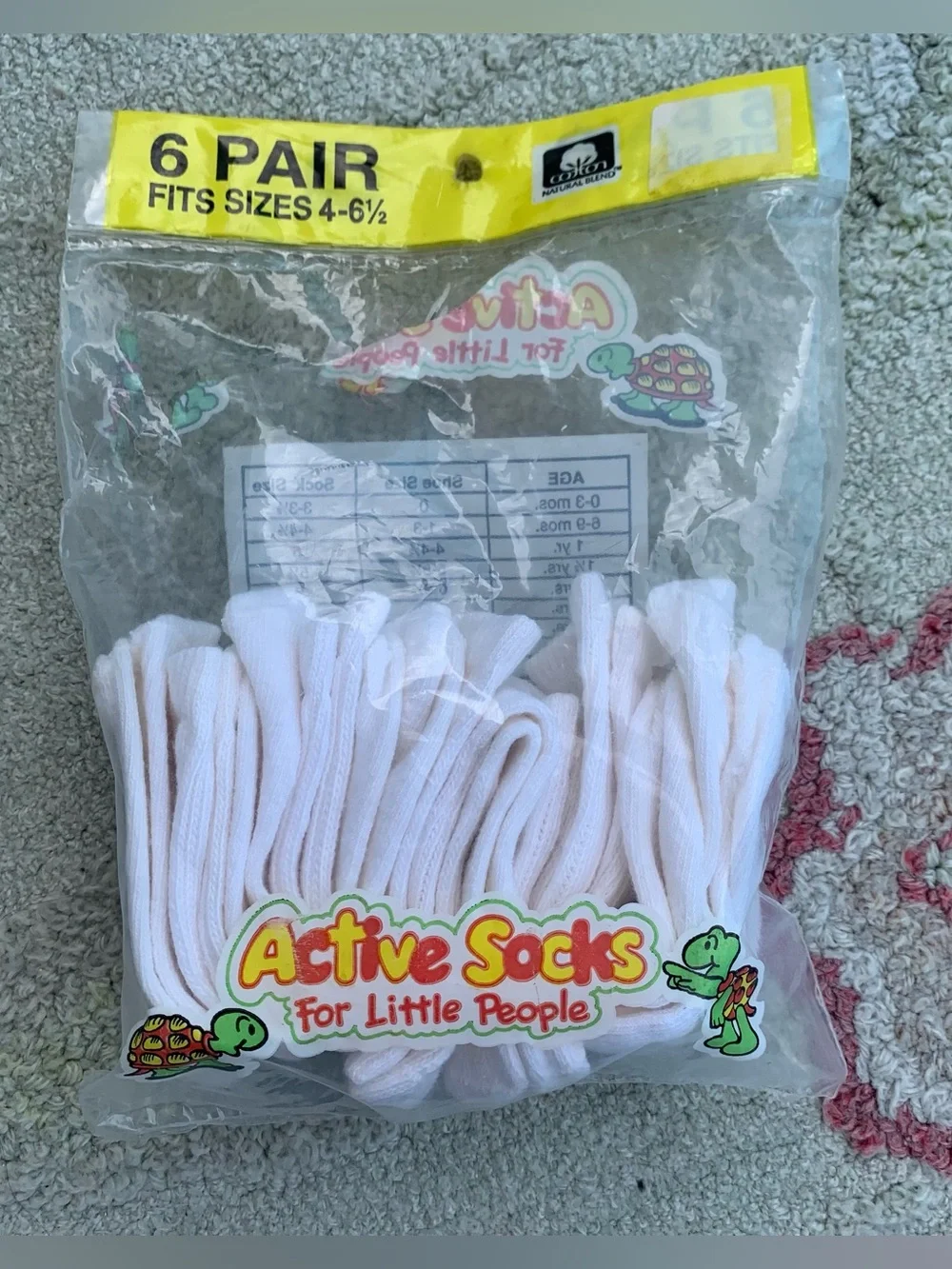 Brand new pack of 6 white toddler socks size 4-6.5